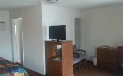 Photo 3 - XIT Ranch Motel