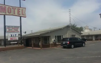 Photo 2 - XIT Ranch Motel