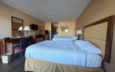 Photo 5 - Camilla Inn & Suites