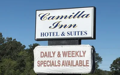 Photo 2 - Camilla Inn & Suites