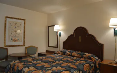 Photo 3 - Travelers Inn Motel