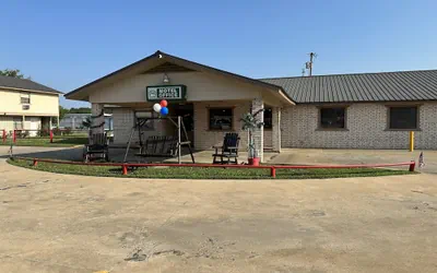 Photo 2 - Travelers Inn Motel