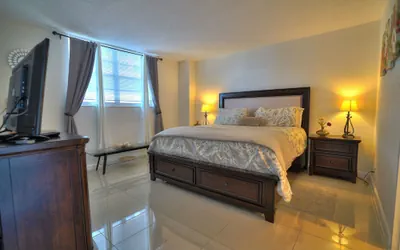 Photo 5 - Hollywood Apartment by the Sea