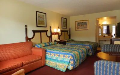 Photo 5 - Maple Leaf Inn & Suites
