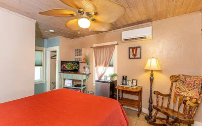 Photo 4 - River Rock Inn