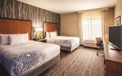 Photo 2 - La Quinta Inn & Suites by Wyndham Duluth