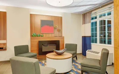 Photo 2 - Microtel Inn & Suites By Wyndham Philadelphia Airport Ridley