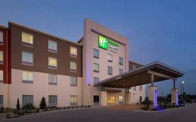 Photo 2 - Holiday Inn Express & Suites Bay City by IHG