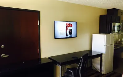Photo 5 - Executive Inn