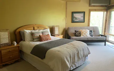 Photo 4 - Longhollow Point Inn Studio 1105
