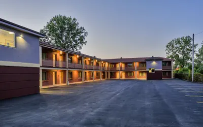 Photo 2 - AArya Hotel By Niagara Fashion Outlets