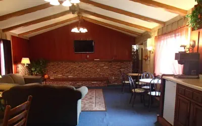 Photo 3 - Carlin Villa Motel