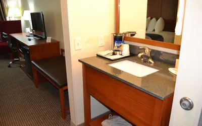 Photo 4 - Baymont by Wyndham Grand Forks