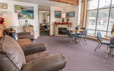 Photo 3 - Gold Beach Inn