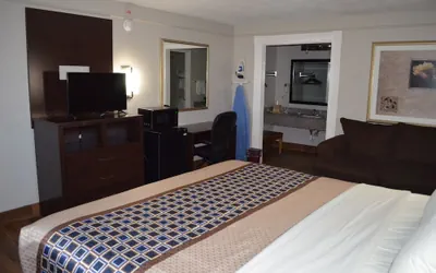 Photo 5 - Hill Country Inn Marble Falls