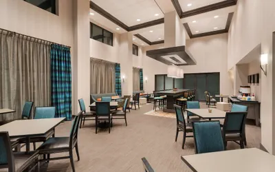 Photo 4 - Hampton Inn & Suites West Des Moines/SW Mall Area