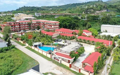Photo 2 - Beach Garden Hotel