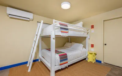 Photo 4 - Siesta Motel