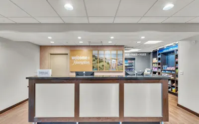 Photo 4 - Hampton Inn & Suites Kenosha Pleasant Prairie