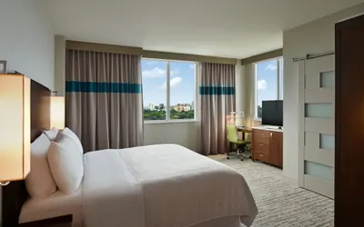 Photo 4 - Four Points by Sheraton Coral Gables