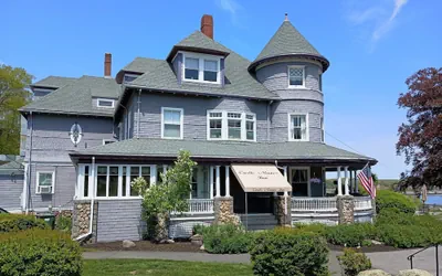 Castle Manor Inn