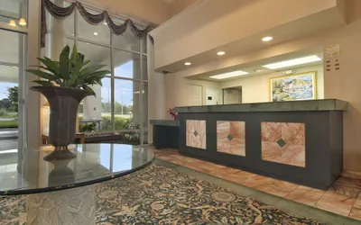 Photo 2 - Economy Inn & Suites Shreveport