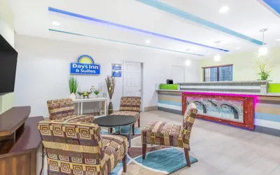 Photo 3 - Days Inn & Suites by Wyndham Madisonville
