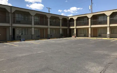 Hutchinson Inn