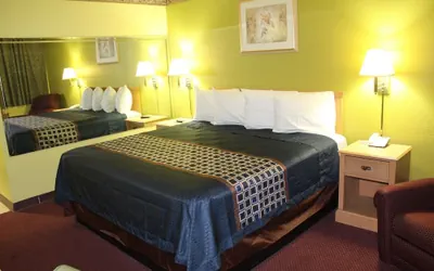Photo 2 - Hutchinson Inn