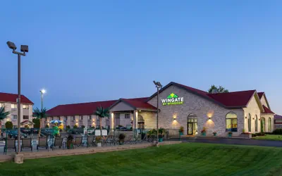 Photo 2 - Wingate by Wyndham Wisconsin Dells Waterpark