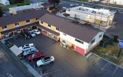 Photo 2 - Townhouse Inn & Suites