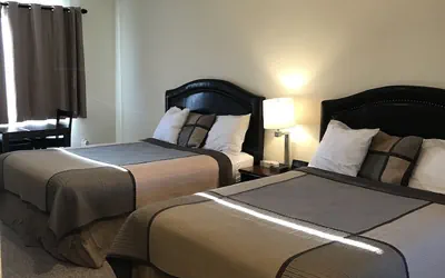 Photo 4 - Townhouse Inn & Suites