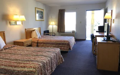 Photo 5 - Royal Inn