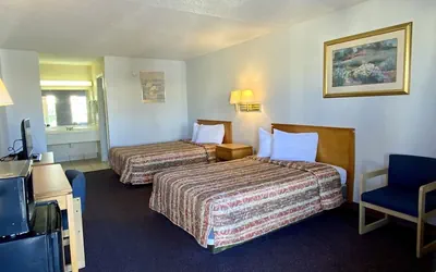 Photo 4 - Royal Inn