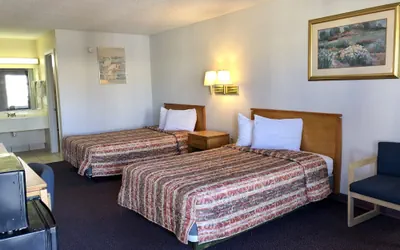 Photo 3 - Royal Inn