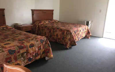 Photo 2 - Golden Hills Motel
