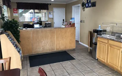 Photo 2 - Knight's Inn Motel