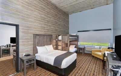 Photo 5 - Pier B Resort