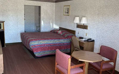 Photo 5 - Heritage Inn