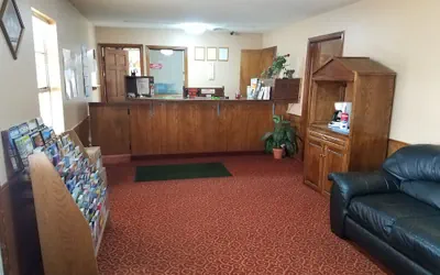 Photo 3 - Heritage Inn
