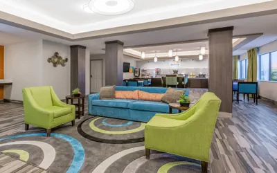 Photo 2 - Days Inn & Suites by Wyndham Katy