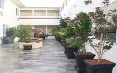 Photo 2 - Airport Inn