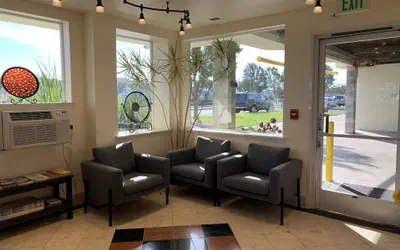 Photo 5 - Airport Inn