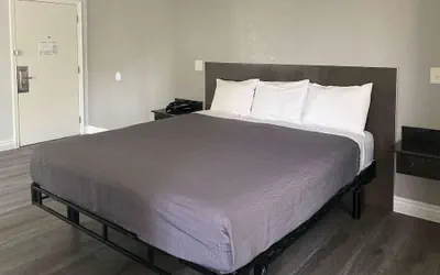 Photo 5 - Motel 6 Glendale, CA – Pasadena Burbank Los Angeles