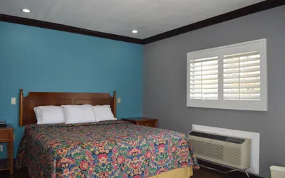 Photo 4 - Eagle Inn Motel