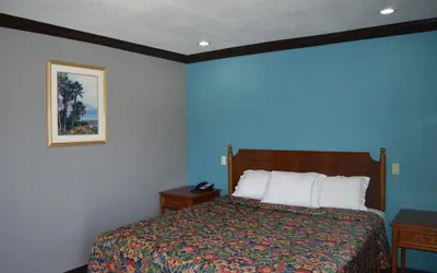 Photo 5 - Eagle Inn Motel