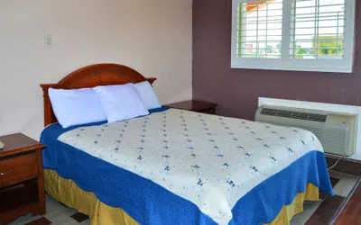 Photo 2 - Eagle Inn Motel