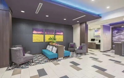 Photo 5 - La Quinta Inn & Suites by Wyndham Enid