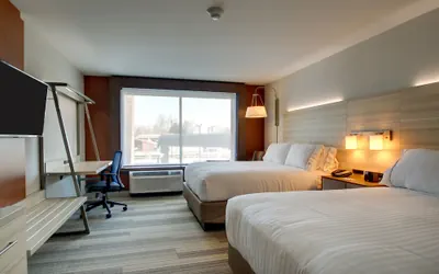 Photo 4 - Holiday Inn Express & Suites Galesburg by IHG