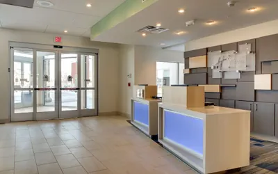 Photo 3 - Holiday Inn Express & Suites Galesburg by IHG